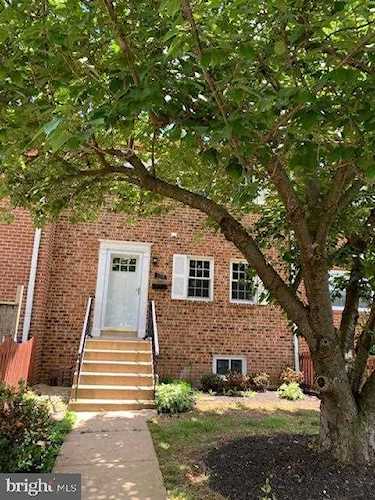 156 Meadows Ln NE Leesburg, VA 20176 | MLS ® VALO412126 Photo 1