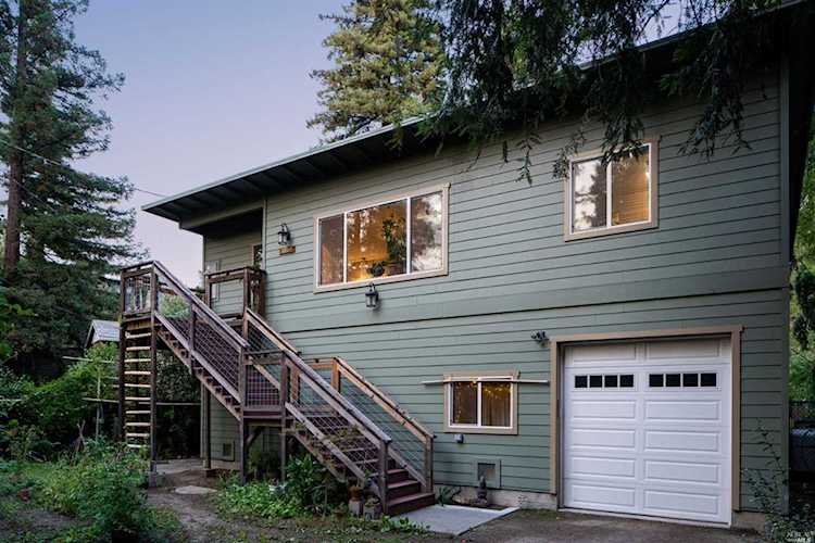 10805 River Drive Forestville, CA 95436