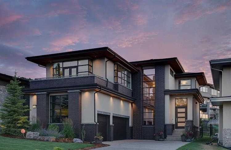 573 Patterson Grove SW Calgary, AB T3H 3N6