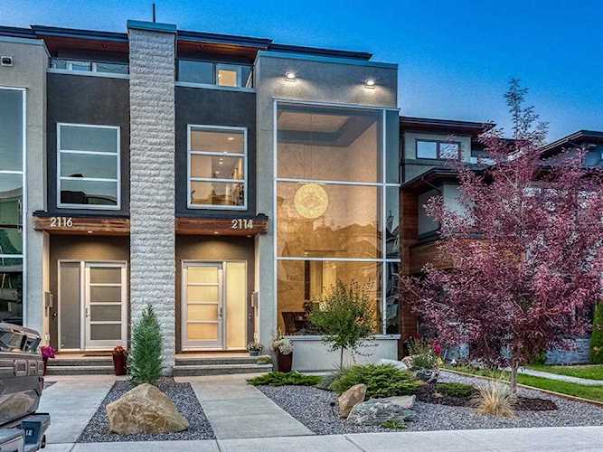 2114 29 Ave SW Calgary, AB T2T 1N5