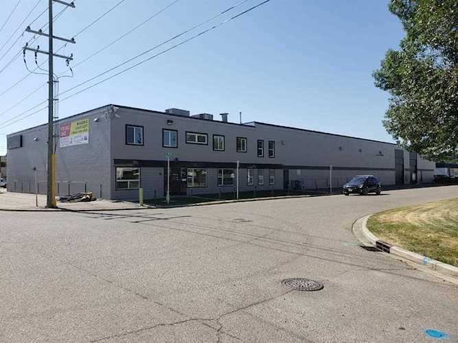 645 37 Ave NE Calgary, AB T2E 2M1