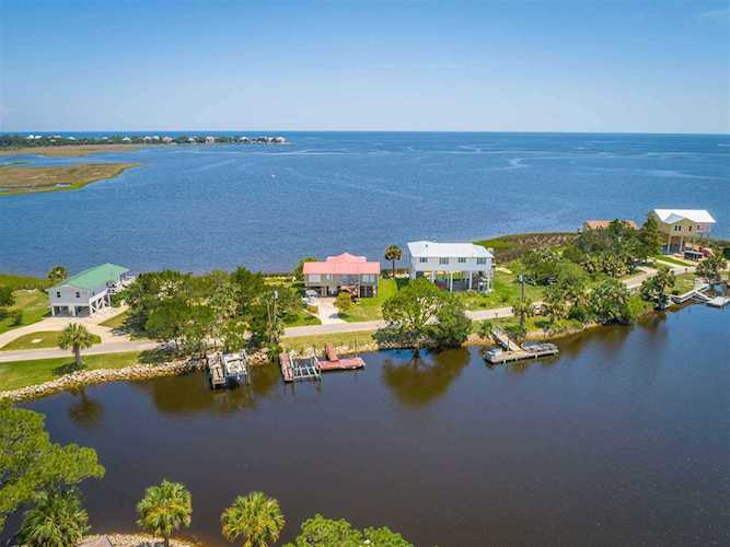 106 Ocean View Dr Crawfordville, FL 32327 in Oyster Bay Estates Photo 1