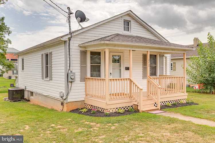 217 4th Ave Ranson, WV 25438