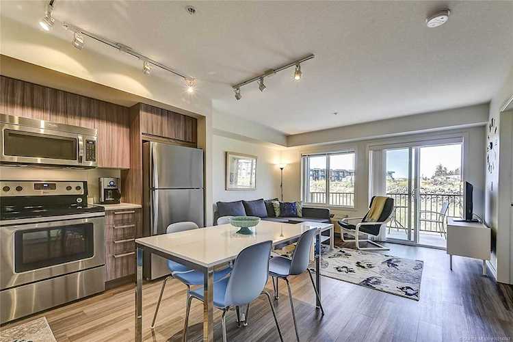 883 Academy Way Kelowna, BC V1V0A3