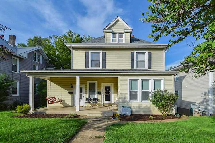 1839 SW Oxford Roanoke, VA 24015