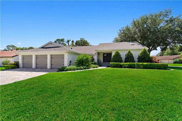 7462 Sparkling Lake Road Orlando, FL 32819