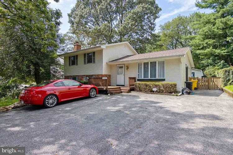 1228 Green Holly Dr Annapolis, MD 21409
