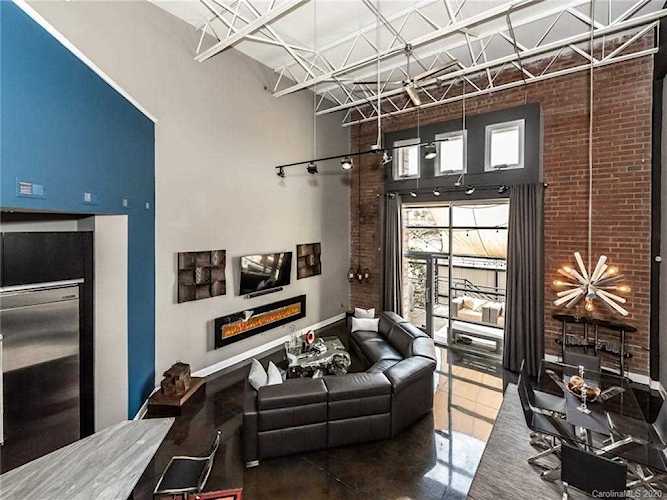 943 W Hill St Charlotte, NC 28208
