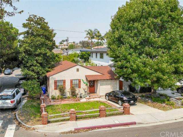 2201 N Valley Drive Manhattan Beach, CA 90266