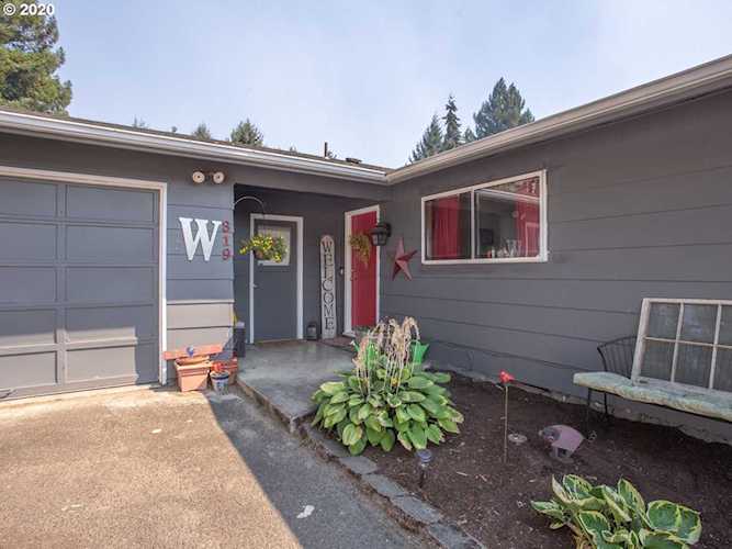 819 Aspen Ave La Center, WA 98629