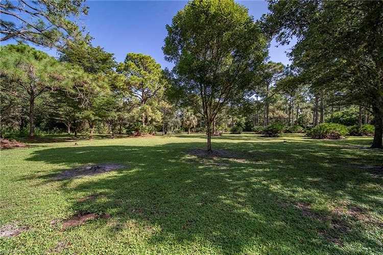 17090 Shady Grove Ln Cape Coral, FL 33909