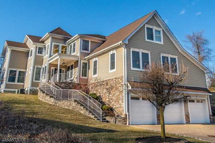 15 Sally Jean Ct Little Falls Twp., NJ 07424