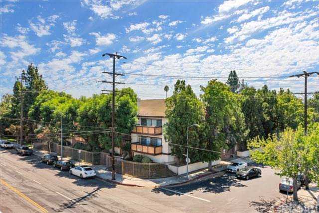 14348 Burbank Boulevard #2 Sherman Oaks, CA 91401