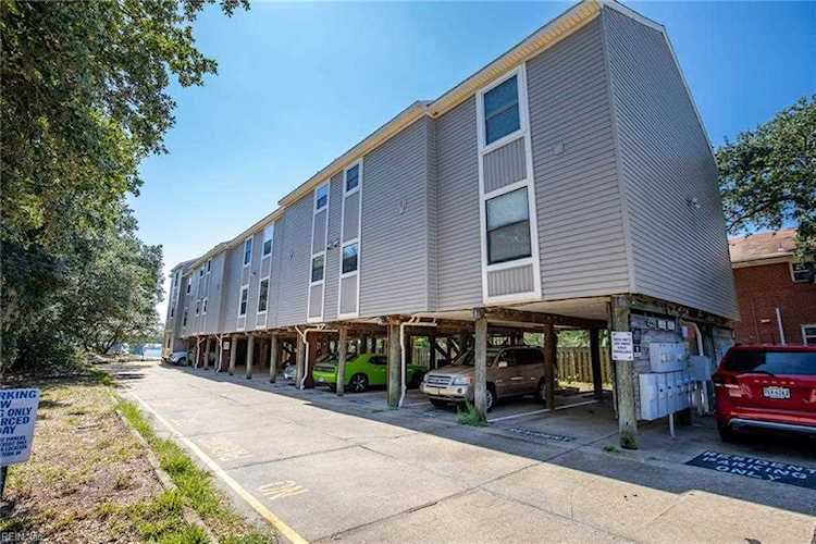 home for sale in Willoughby Beach Norfolk VA 23503 - MLS 10340355 Photo 1