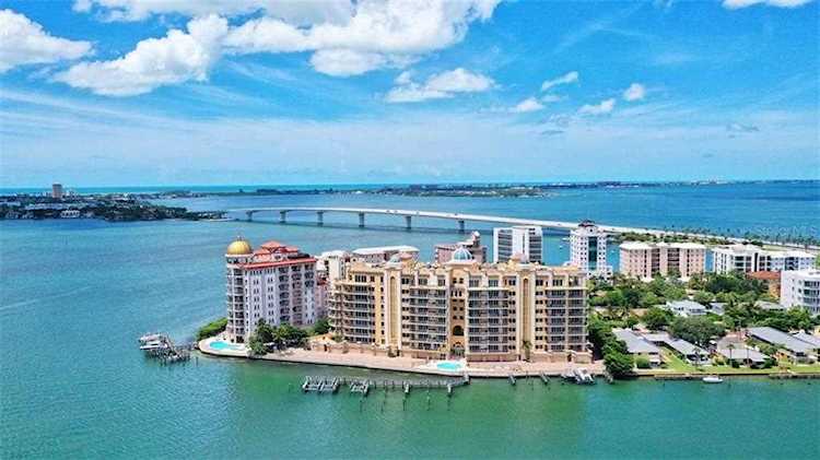 464 Golden Gate POINT #PH9C Sarasota, FL 34236