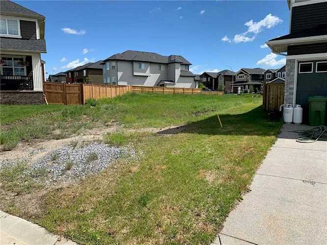 104 Sandpiper Place Chestermere, AB T1X 0V4