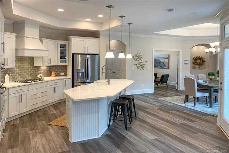 938 Stone Village Dr Tega Cay, SC 29708