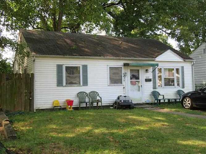 2317 MAPLEWOOD Circle Evansville, IN 47714