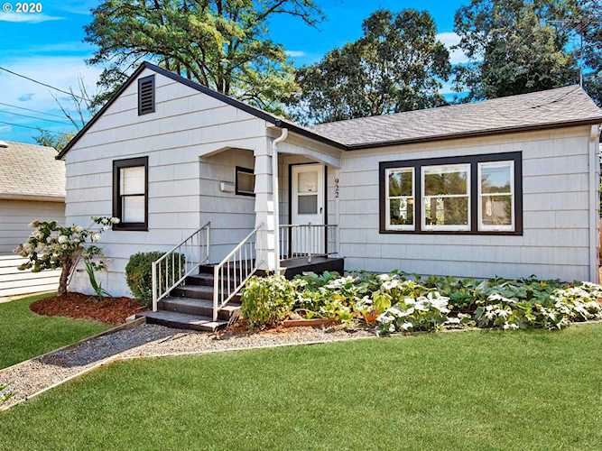 922 E 1st Ave Camas, WA 98607