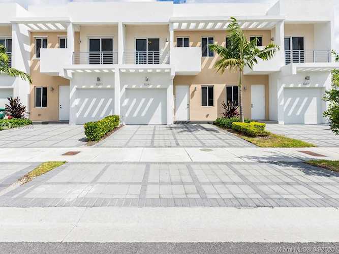10243 NW 72nd St Miami, FL 33178