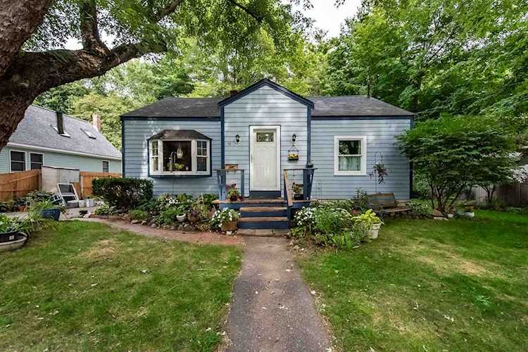 54 Swett Ave Portsmouth, NH 03903