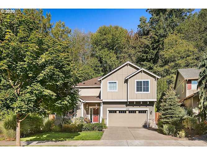 1028 Epperly Way West Linn, OR 97068