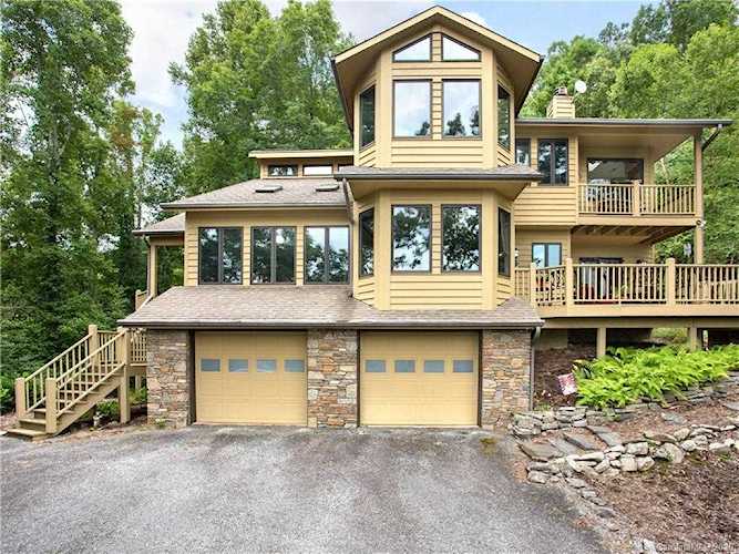 47 Hickory Nut Cove Rd Fairview, NC 28730