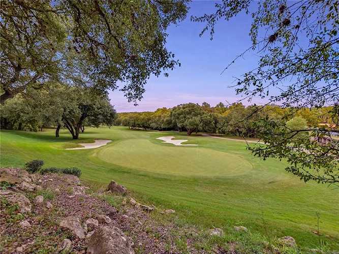 104 W Eagle DR The Hills, TX 78738