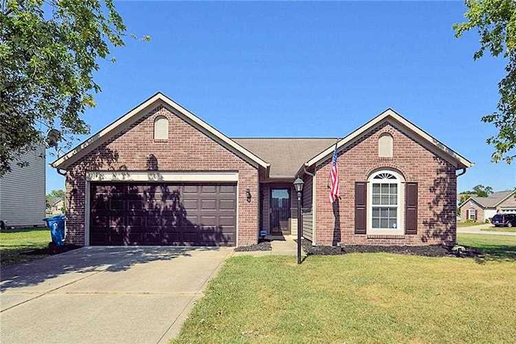 ClaireAnne Aikman - Homes for Sale, Homes to Buy, Realtor Photo 1