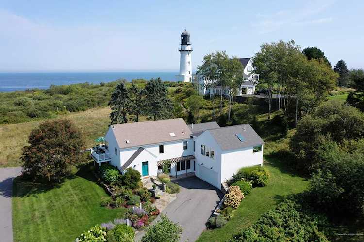 10 Lighthouse Point Rd Cape Elizabeth, ME 04107