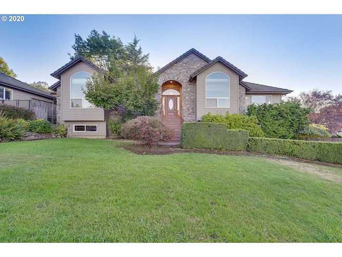 5121 S St Washougal, WA 98671