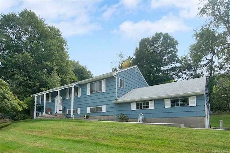 209 Radcliff Drive Clarkstown, NY 10960
