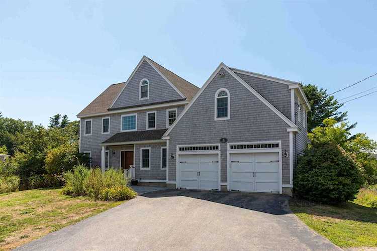 5 River Farm Rd York, ME 03909