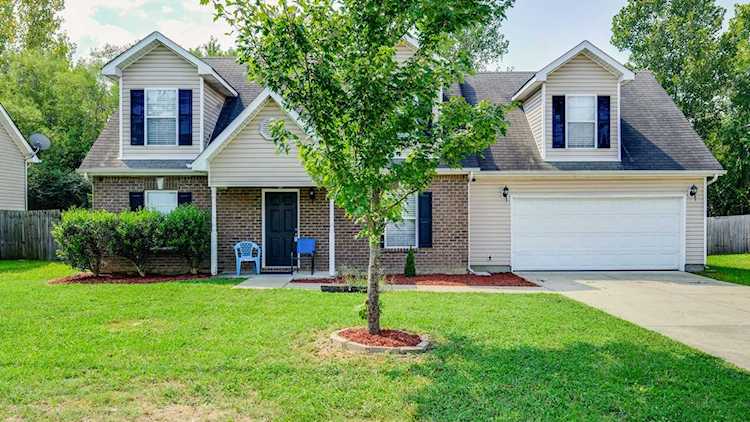 137 Lyndhurst Dr La Vergne, TN 37086