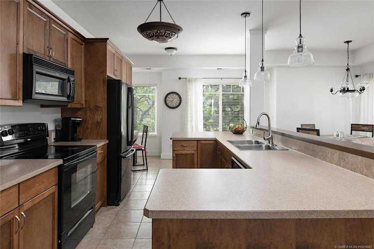 1007 Harvey Avenue Kelowna, BC V1Y6E4