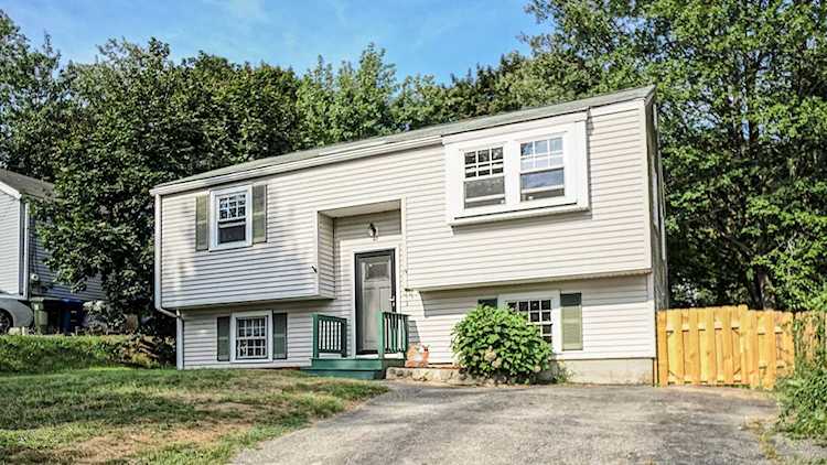 19 Curtis St South Portland, ME 04106
