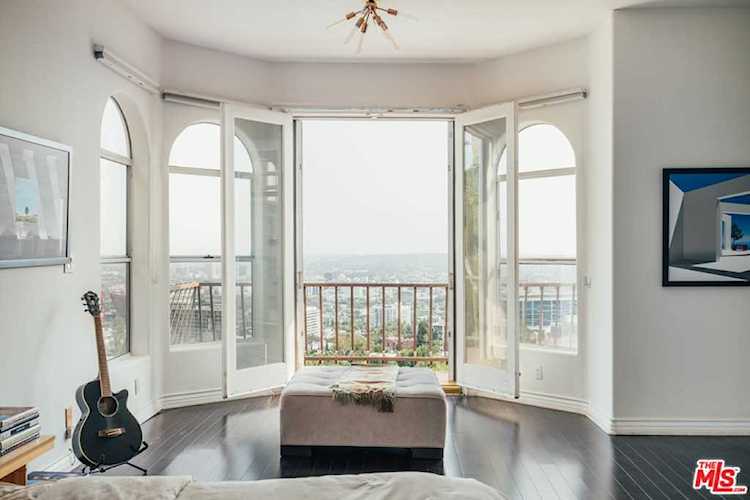 9301 Sierra Mar Drive Los Angeles, CA 90069