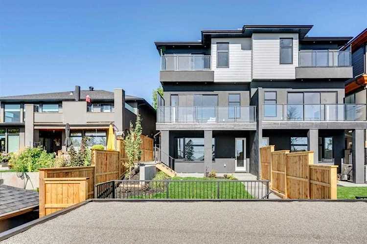 2137 30 Ave SW Calgary, AB T2T 1R6
