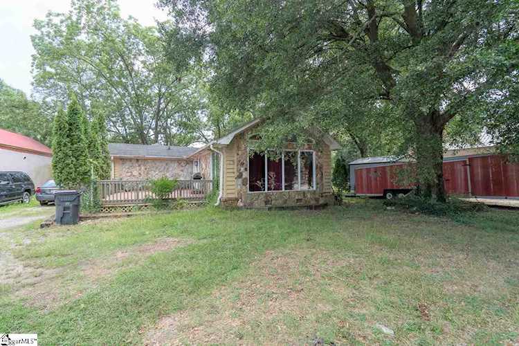 21 Main St Pelzer, SC 29669