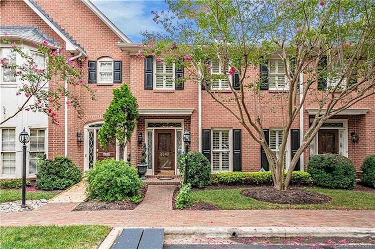 3543 Kylemore Ct Charlotte, NC 28210