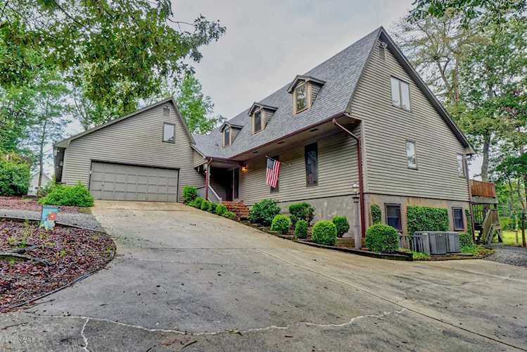420 E Creekview Drive Hampstead, NC 28443