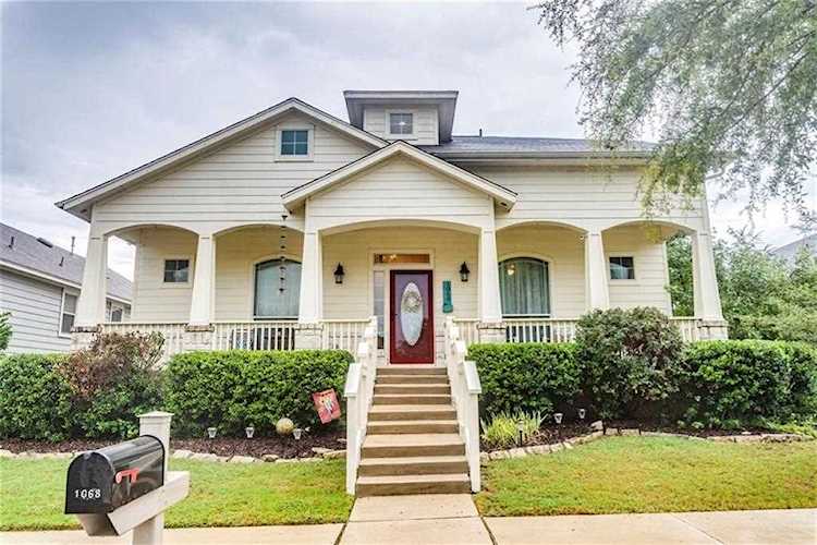 1068 Sanders Kyle, TX 78640