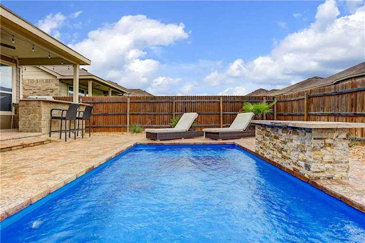 308 Cyril DR Hutto, TX 78634