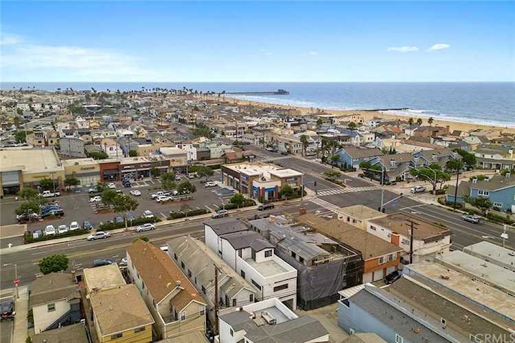 215 32nd Street Newport Beach, CA 92663