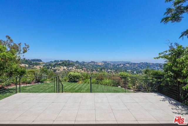 2854 Angelo Drive Los Angeles, CA 90077