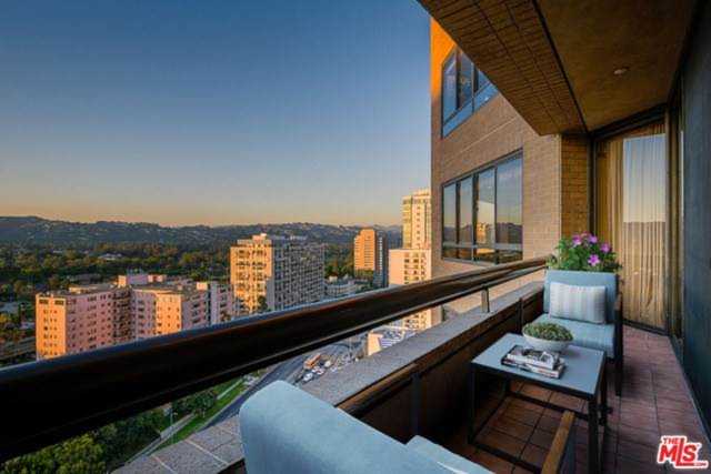 10430 Wilshire Boulevard #1703 Los Angeles, CA 90024