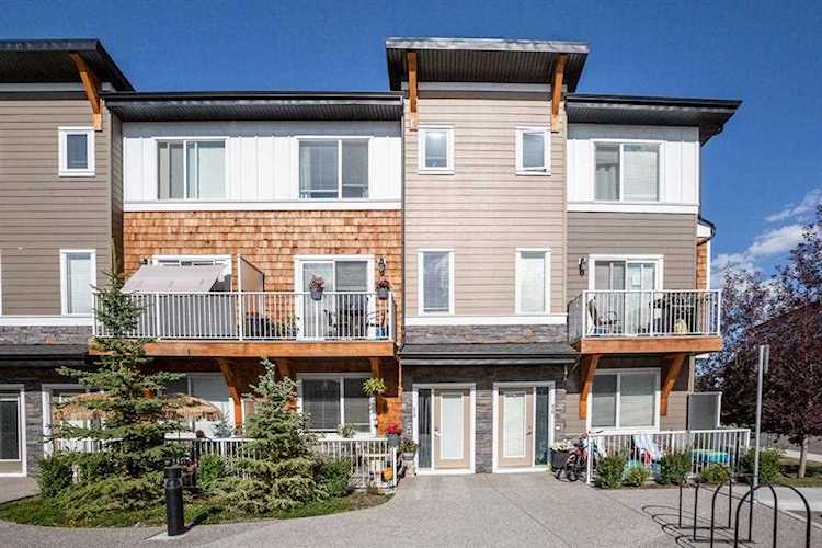 111 Rainbow Falls Gate #52 Chestermere, AB T1X 0Z5