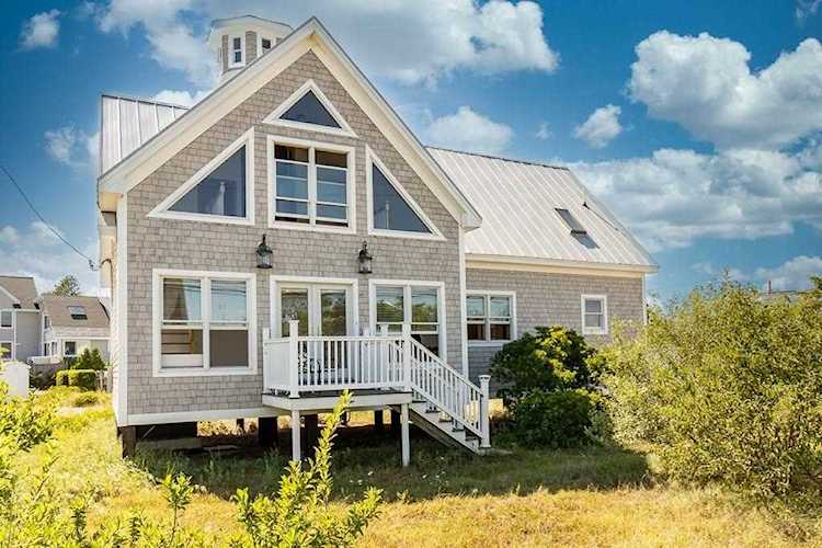 2 74th St Newburyport, MA 01950