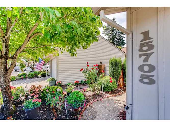 15705 SW Oakhill Ln Tigard, OR 97224