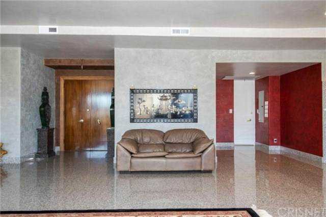 1333 S Beverly Glen Boulevard #402 Los Angeles, CA 90024